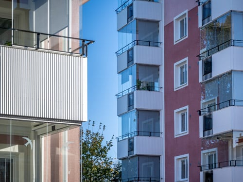 Benefits of glazed balconies